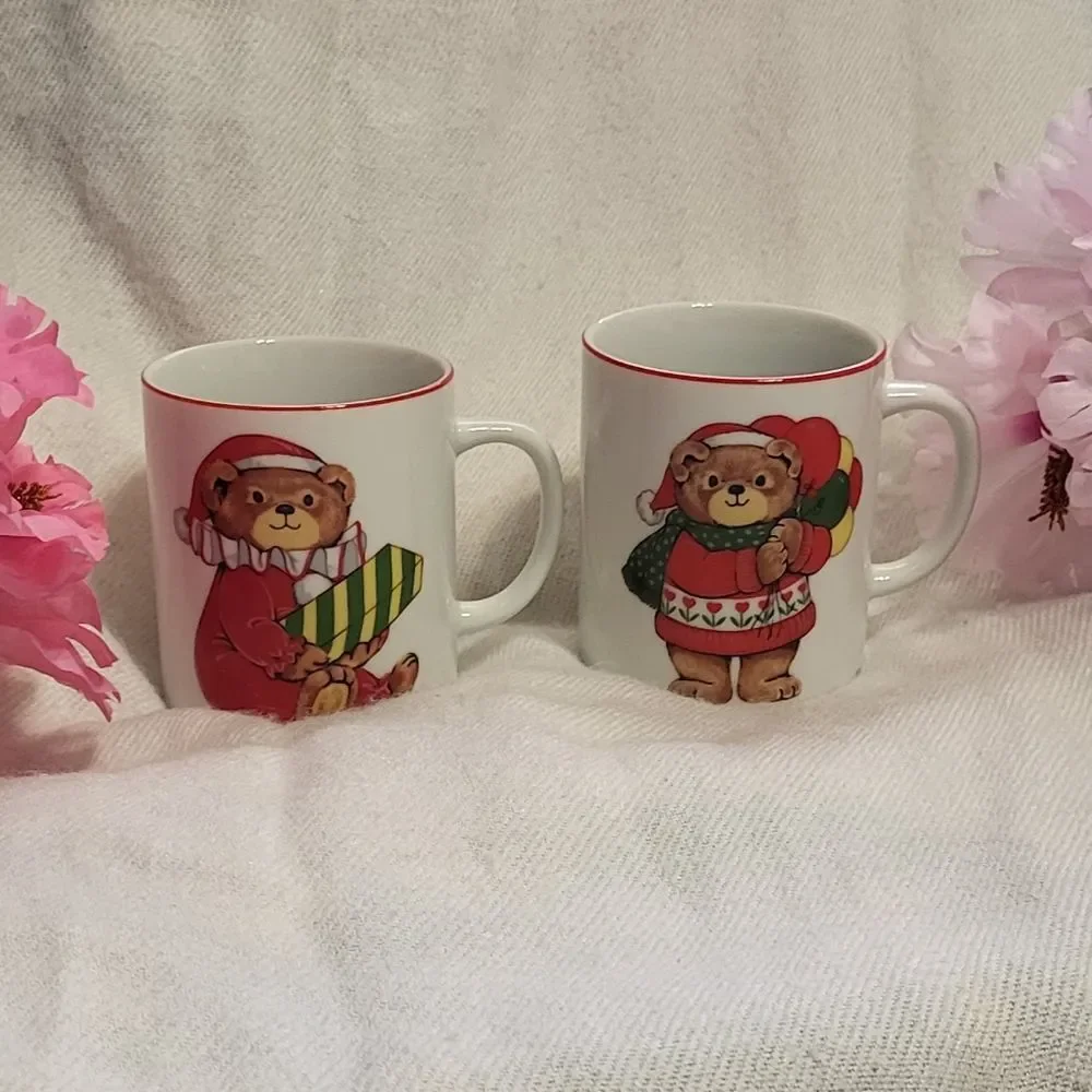 Fine Porcelain Vinatge 4pc White Christmas Theme Bears Mug Set Brand New